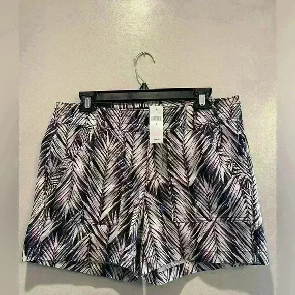 Banana Republic Pants - Banana Republic size 6 patterned shorts summer vacation colorful resort wear